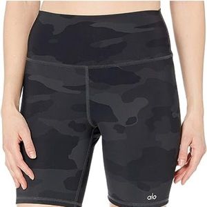 Alo Camo High-Waist Biker Short